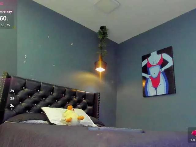 Offline Sophiietaylor on BongaCams