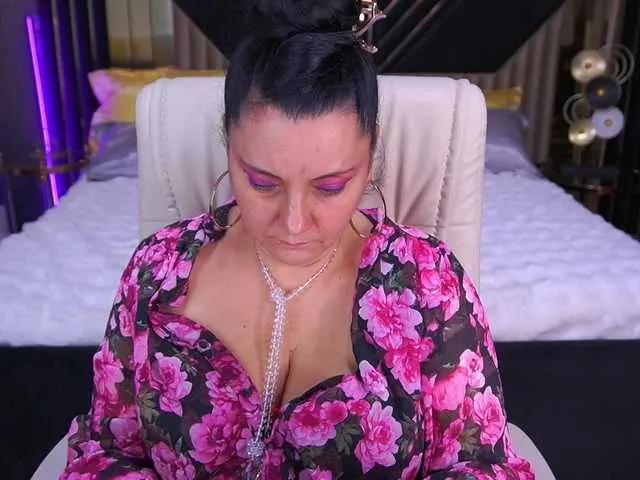 BongaCams ValeryRosseee is Freechat ValeryRosseee — Confidence whispered, not shouted.
A man who looks, understands, and makes me feel seen.
A calm voice, a bold mind --- that's real chemistry