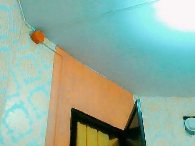 Yummyflirttits69 on BongaCams