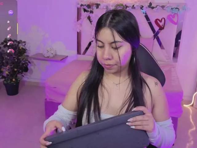 BongaCams ZURY-TAY is Freechat ZURY-TAY — The vibrations of my toys and make me feel desired