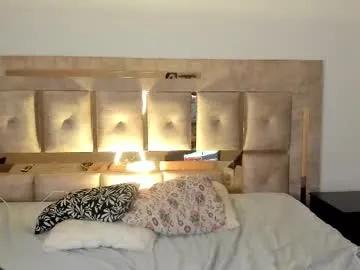 ari_sunshine — Current Goal: suck her at 1000 tokens -- Next Goal: cum -- The same experience, but now in a double X2 combo #Couple #trans #cute #shy