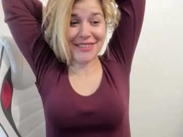 Freechat artsyandcraftsy_ on Chaturbate