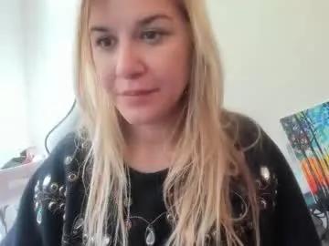 Freechat artsyandcraftsy_ on Chaturbate