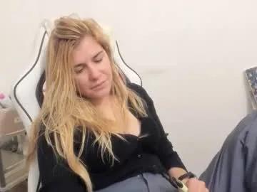 Freechat artsyandcraftsy_ on Chaturbate