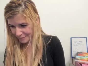 Freechat artsyandcraftsy_ on Chaturbate