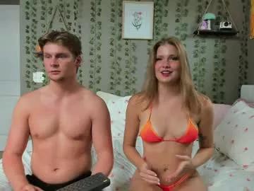 Freechat cumplaycouple on Chaturbate