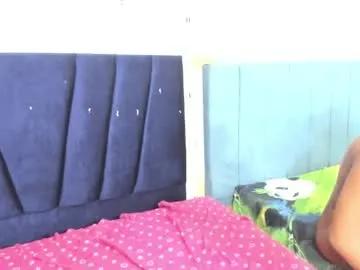 Freechat cute_ebony_18_ on Chaturbate