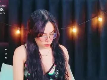Freechat dirtylittleslutt_ on Chaturbate