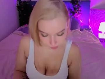 Freechat emberluxe on Chaturbate