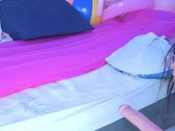 Freechat emilylopezz on Chaturbate