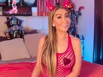 Freechat evelynagrey on Chaturbate