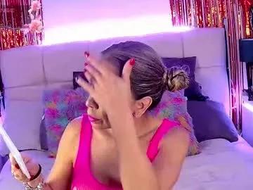 Freechat evelynagrey on Chaturbate