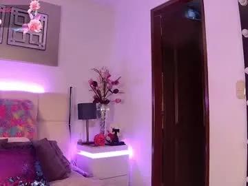 Freechat evelynagrey on Chaturbate