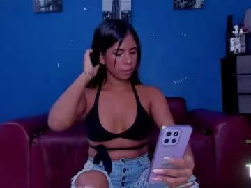 Freechat hotbrunne on Chaturbate