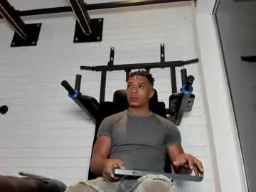 Freechat italomoore on Chaturbate