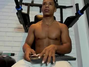 Freechat italomoore on Chaturbate