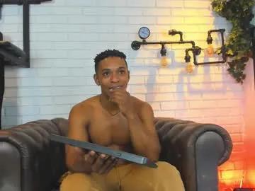 Freechat italomoore on Chaturbate