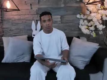 Freechat italomoore on Chaturbate