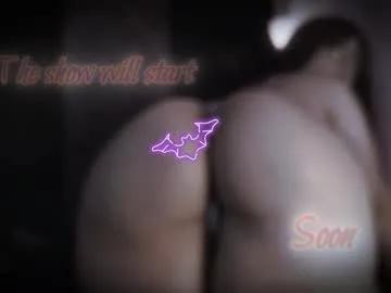 Freechat little_maeve on Chaturbate