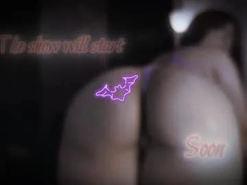 Freechat little_maeve on Chaturbate