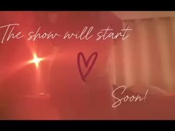 Freechat little_maeve on Chaturbate