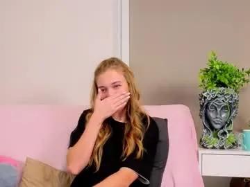 Freechat moirawenzinger on Chaturbate