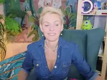 Freechat nymphvariety on Chaturbate