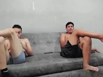 Private pelusos_mens on Chaturbate