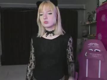 Freechat piginnya on Chaturbate