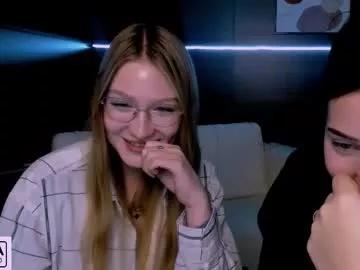 Freechat playful_sophie on Chaturbate