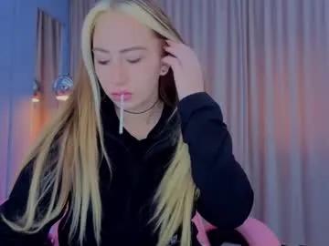 reina_cummings on Chaturbate