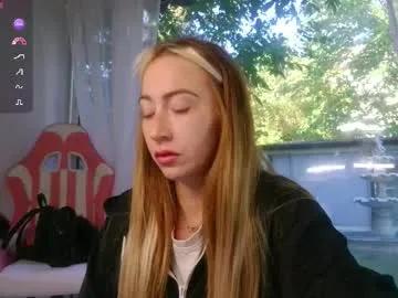 reina_cummings on Chaturbate