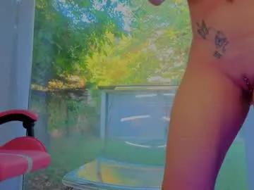 reina_cummings on Chaturbate