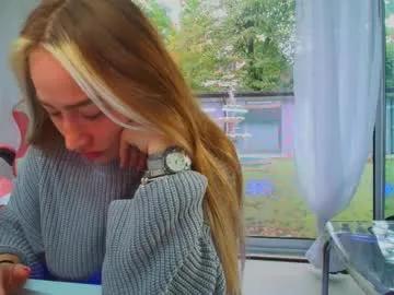 reina_cummings on Chaturbate