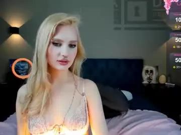 Freechat riawoods on Chaturbate