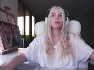 Freechat tinykylie on Chaturbate