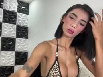 Freechat trixieemerald on Chaturbate