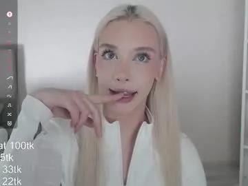vickyfuckingdoll on Chaturbate