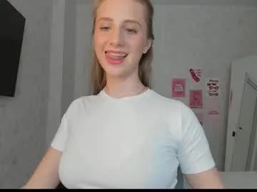 whi_te0 — air kiss  #new #teen #18 #nonude [0 tokens remaining]