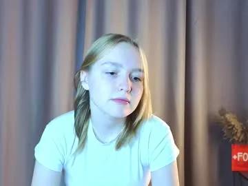 Freechat yangsperanza on Chaturbate