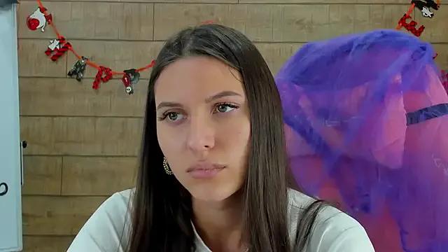 AlisaVersailles on StripChat