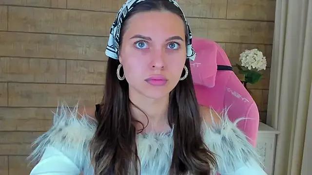 AlisaVersailles on StripChat