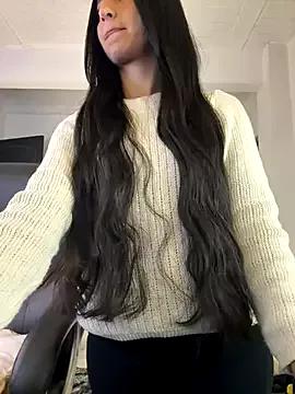 Freechat aly_golden_ on StripChat