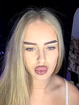 Freechat AubrieleRouj1 on StripChat