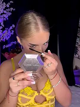 Freechat AubrieleRouj1 on StripChat