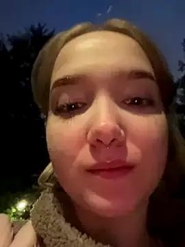 Freechat bambi_lu on StripChat