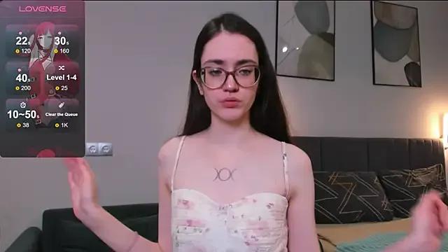 Freechat bellacatlovesmeat on StripChat