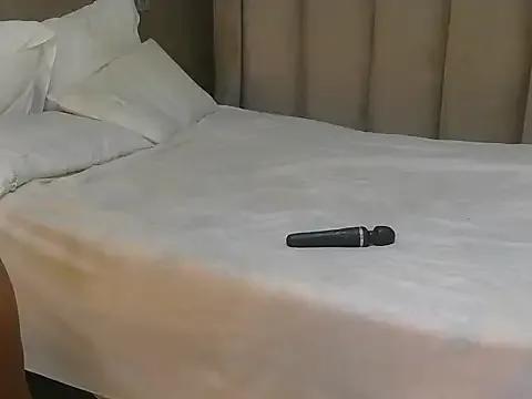 Freechat BQueen223 on StripChat