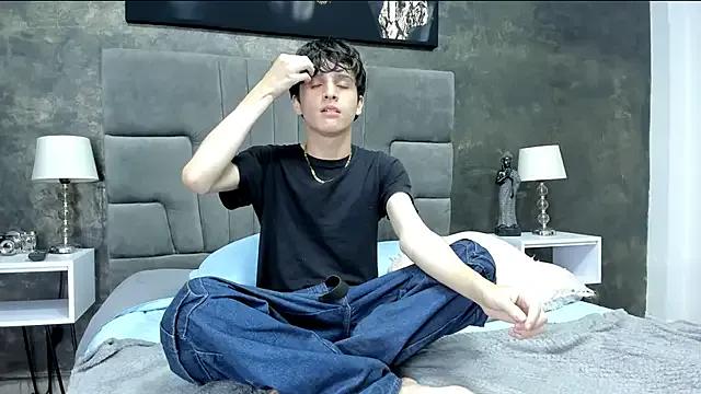 Freechat bruce_hans on StripChat