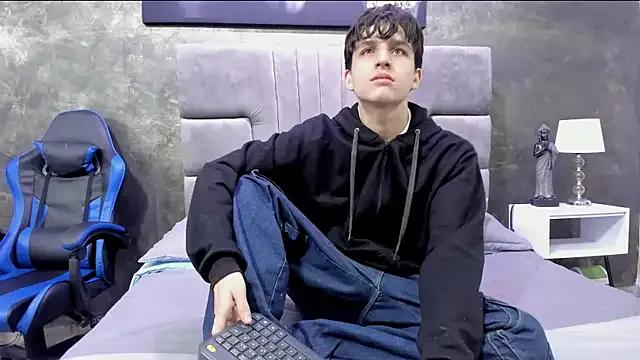 Freechat bruce_hans on StripChat